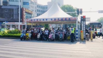 致敬高温下的坚守者