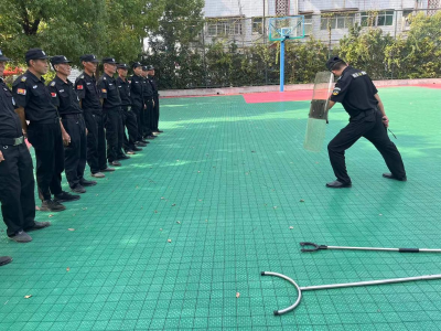 安保实操演练 护航校园安全