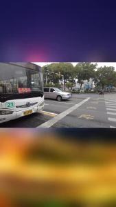 公交出租专用道 公休日 法定节假日均不再启用