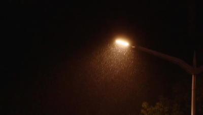 雨夜下的襄州
