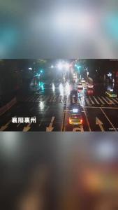 醉酒驾车灯下睡 民警急忙把门敲