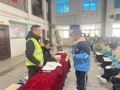 法治宣讲进校园 平安建设入人心