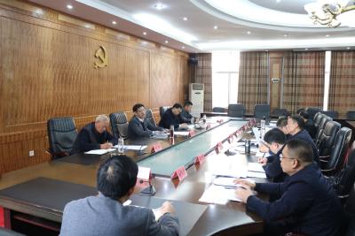 刘明锋主持召开区委常委会会议