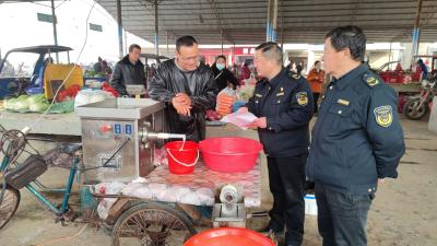 朱集镇市场监管所开展春节前食品安全专项检查