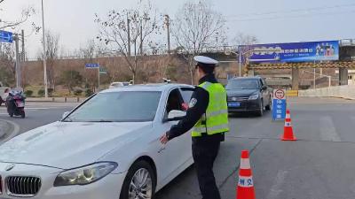 为民服务“不打烊”++守护平安“警”相随