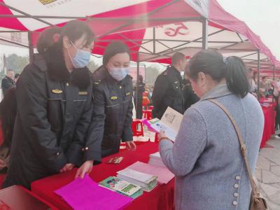 襄州区城管局：开展“3·15”国际消费者权益日活动