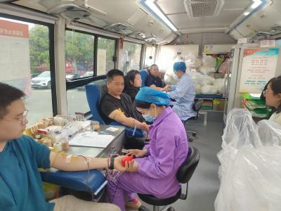 黄集镇组织开展无偿献血活动