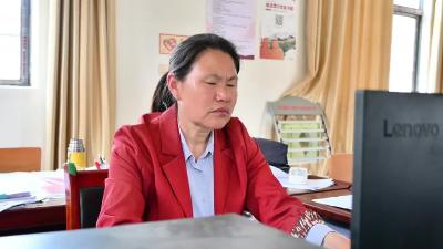 自强不息！她身残志坚种粮田、奔富路