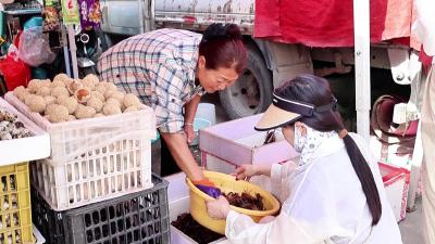 襄州市场小龙虾价格大跳水