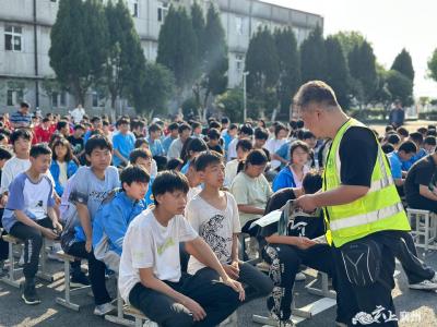 禁毒阳光下 健康校园行
