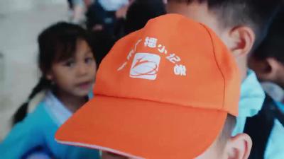 襄州九中都市广播小记者 走进襄州区融媒体中心