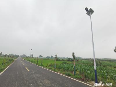 黄龙镇：百余盏路灯点亮村民幸福路