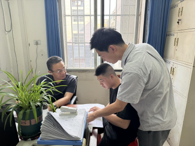 黄集镇：把好征兵初检关 精选入伍好青年