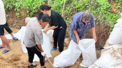 程河镇：筑牢“安全堤”   打好“主动仗”