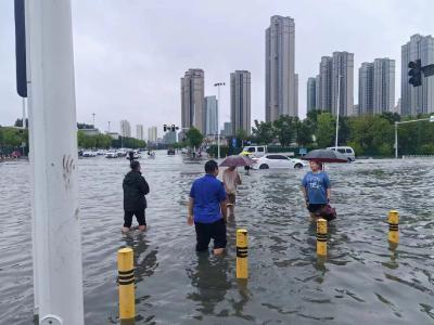 襄州城管：迅速反应 积极应对 守护市民出行安全
