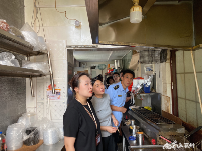 张湾街道开展餐饮油烟专项检查行动