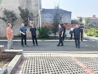 以“评”促提升 以“验”促创建