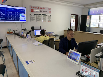 黄龙镇：便民服务“零距离” 助企利民暖人心