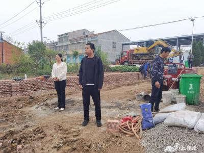 黄龙镇：“三贴近”服务群众惠民生