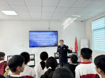 黄集镇：法治教育进校园 安全“童”行护成长