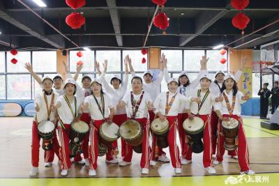 “家门口”老年学校 点亮幸福“夕阳红”
