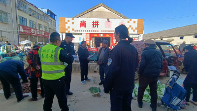 禁毒宣传进市场 筑牢防线践于行