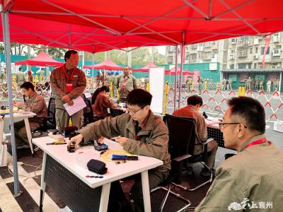国网襄州供电公司在襄阳市供电职工技能比武中斩获两个一等奖