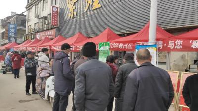 “襄约就业，职等你来”招聘会助力人才与企业精准对接