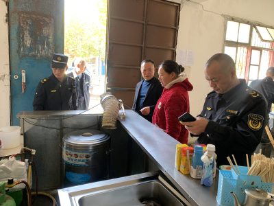 黄龙镇人大：入户走访讲平安 排除隐患保安全