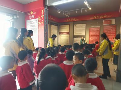 黄龙镇：红色教育从娃娃抓起