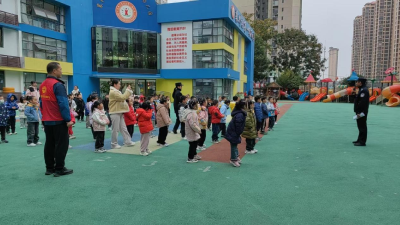 法治进校园  安全护成长