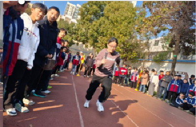 凝心聚力展风采 师生接力促团结