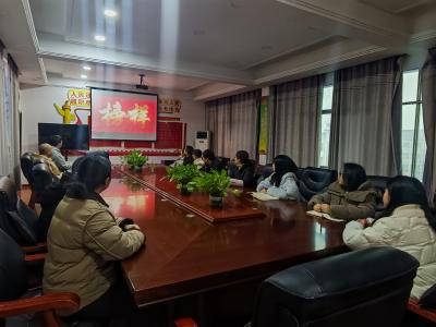 感悟榜样精神 激发奋进力量
