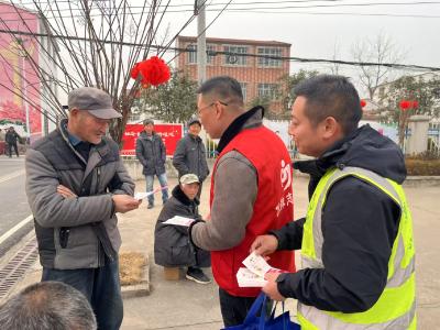 伙牌镇：迎春送福进乡村  禁毒宣传进万家