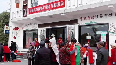 区委组织部、区书美协会开展2025年“万福迎春”写春联送福惠民活动
