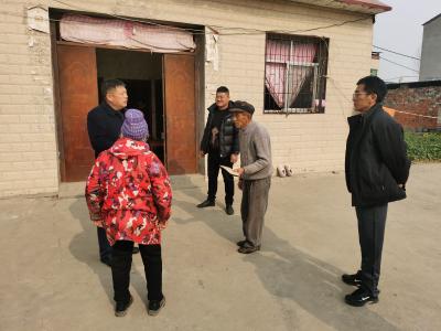 襄州城管开展“迎新春 送温暖”走访慰问活动