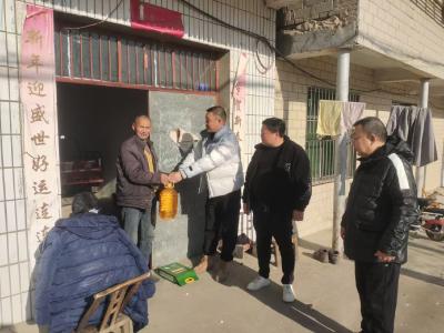 节前慰问送温暖 关怀帮扶暖人心