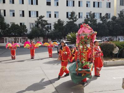 黄集镇：民俗节目显民风 敲锣打鼓庆元宵