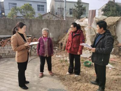 送温暖 问需求 解民忧