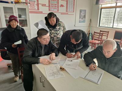 黄集镇：上门办证解民忧  暖心服务“零距离”