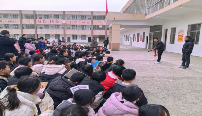 龙王镇赵集小学开展消防应急疏散演练