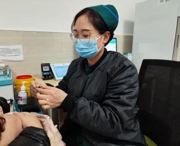 春季动物咬伤病例增加 医生：接种疫苗是预防狂犬病的有效措施