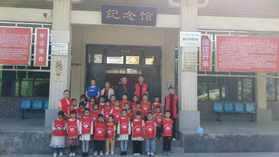张家集镇中心幼儿园开展清明祭英烈爱国主义教育活动