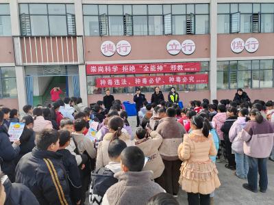 “雷锋日”禁毒宣传进校园 守护青春筑防线