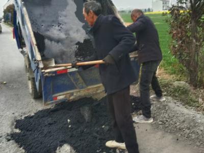 人大代表在行动 守护群众出行路