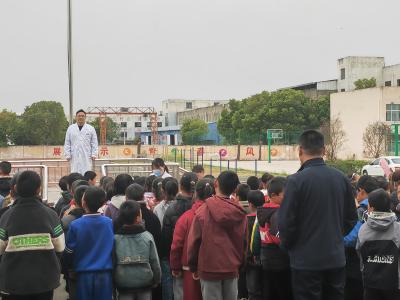 区妇幼保健院为伙牌镇凉水小学学生开展眼健康科普暨视力筛查活动