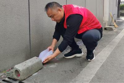 襄州区医疗保障局：除“四害”  护健康