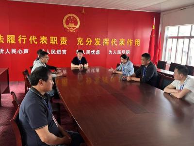 峪山镇对人大联络站运行情况进行检查
