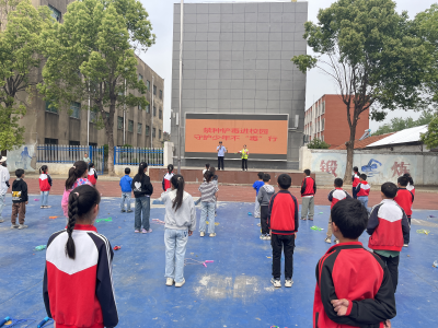 禁种铲毒进校园 守护少年不“毒”行