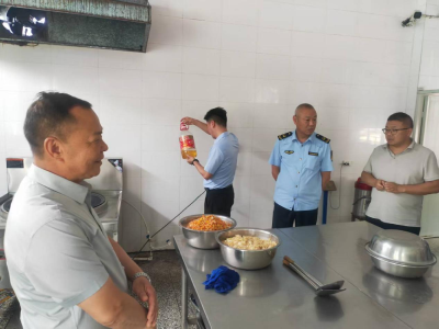 黄龙镇：人大代表进校园 筑牢食品安全防护网
